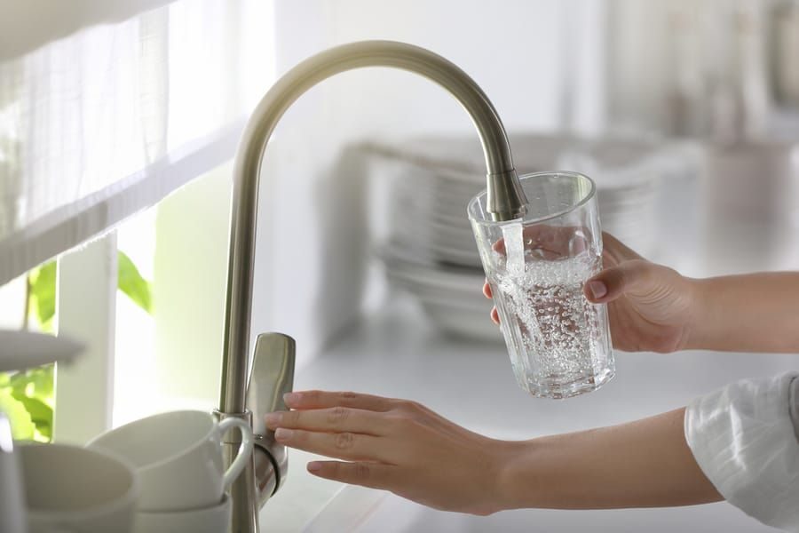 Clear and clean filtered water from kitchen sink.